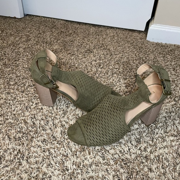 Green express heels - Picture 3 of 3